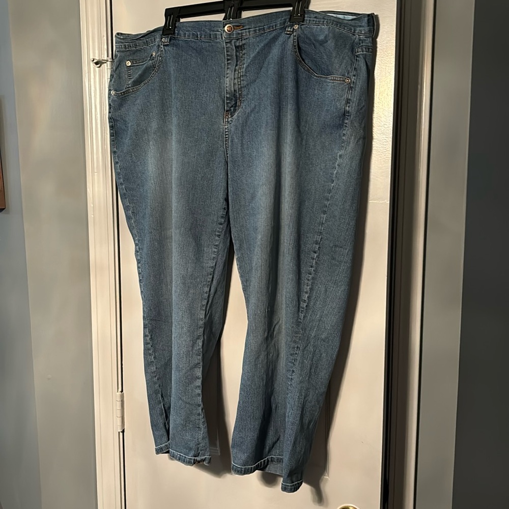Avenue Blues faded blue jeans size 22